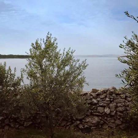 Secluded Fisherman's Cove Vitane, Pasman - 8465 *