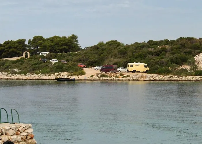 Дом отдыха Secluded Fisherman's Cove Vitane, Pasman - 8465 Ткон