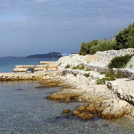 בית נופש Secluded Fisherman's Cove Vitane, Pasman - 8465 *